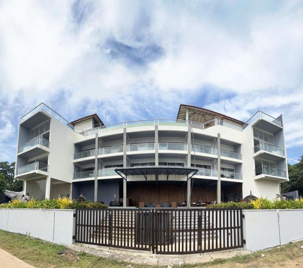Mazarine Surf Suites Hiriketiya Dikwella Exterior foto